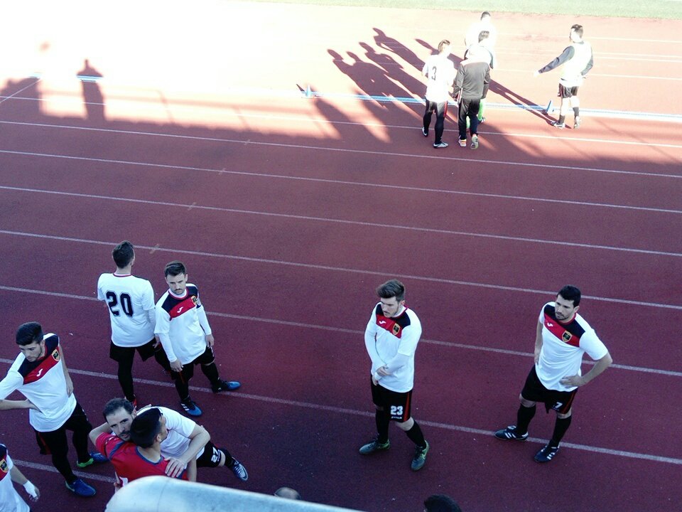 Ya salta el equipo. ¡Vamos Montecasillas!  ¡Vamos equipo!