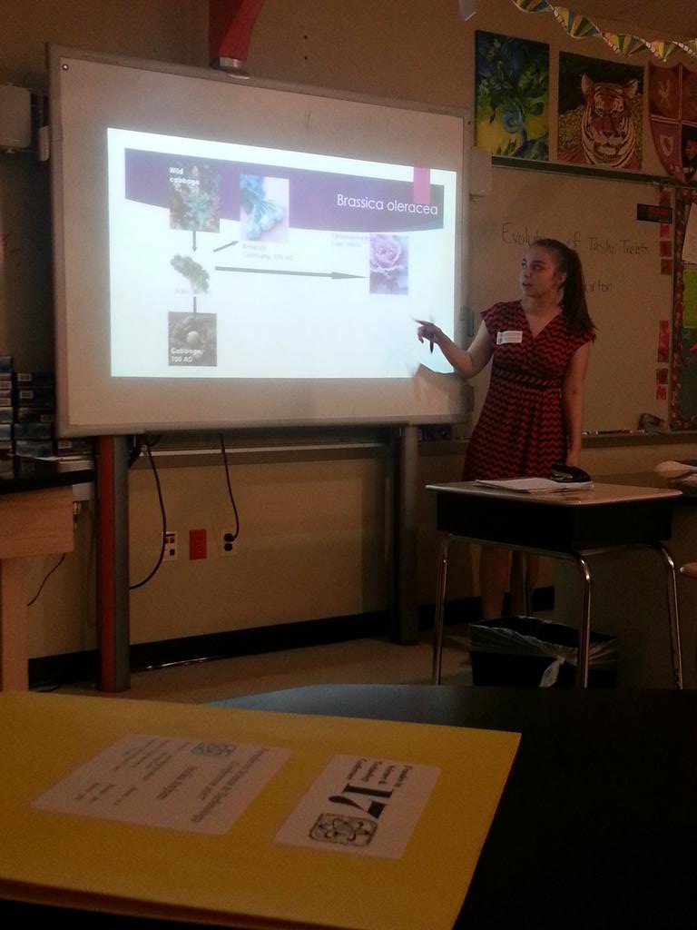 bizduval's tweet photo. Mindy educating future female scientists on GMOs. @blairmagnet @blairprincipal #femalesinscience #mbhs https://t.co/abVDJSr3Mu