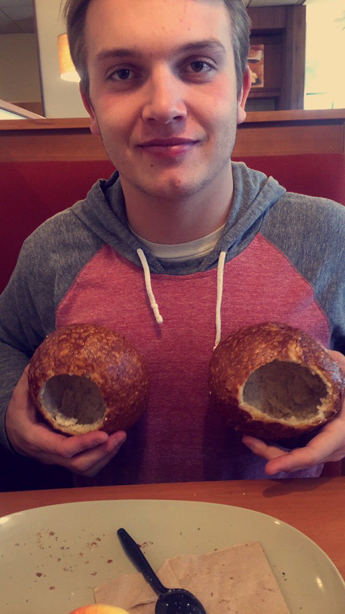 Emma_Scharnell's tweet photo. happy bday dylpickle🌮🌮💓💓 https://t.co/m4VdDc5XGD