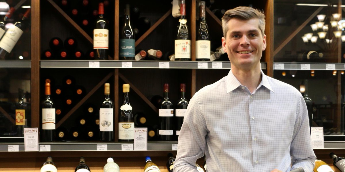 Sommelier Eric has <a href="/PoderiEinaudi/">Poderi_Einaudi</a> Dogliani in his glass. Learn about this silky crowd pleaser ! #whatsinmyglass ow.ly/qtKk30af7cz