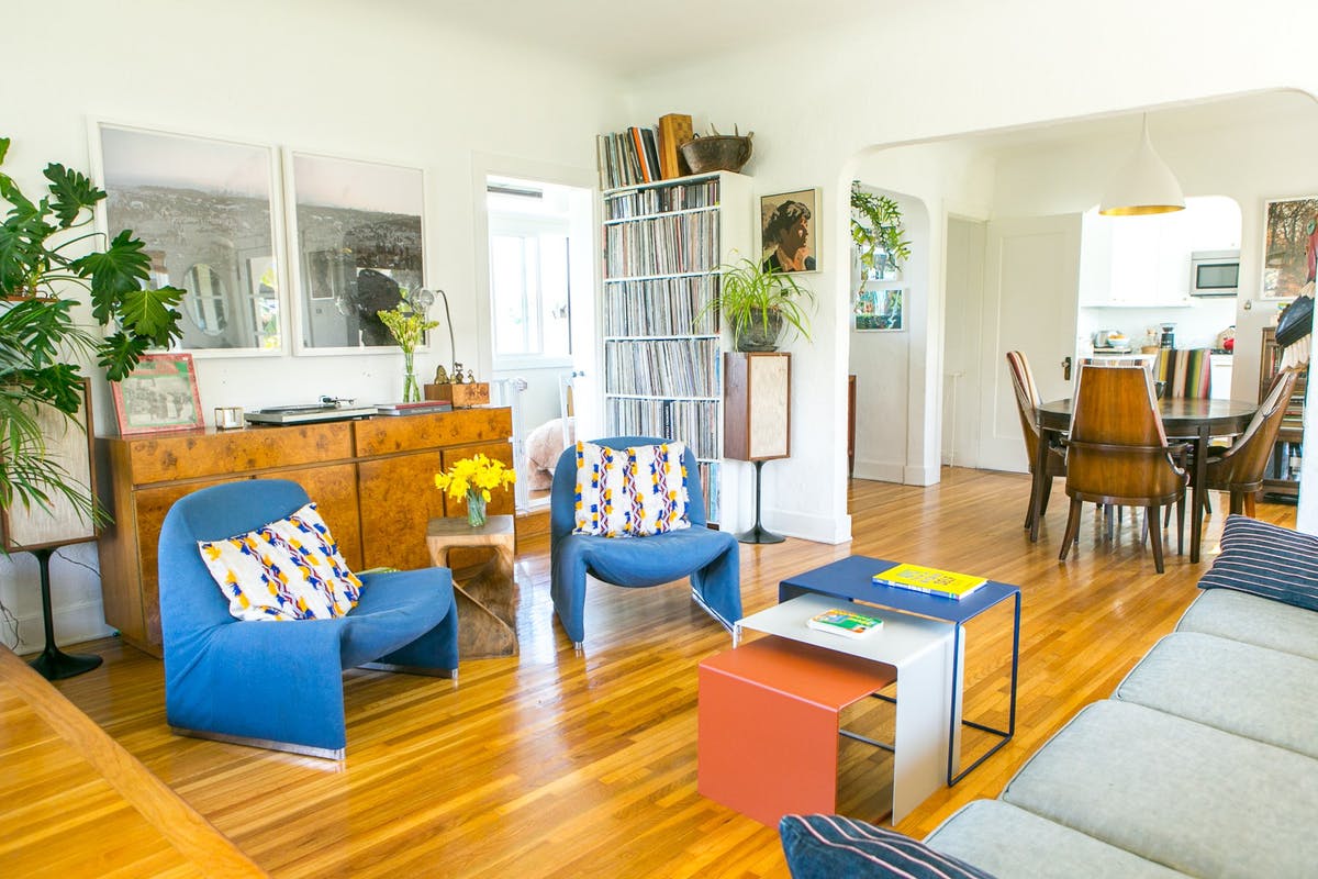 This weekend, make sure that you get rid of these things in your living room to get your home spring ready. bit.ly/2nkEx7H