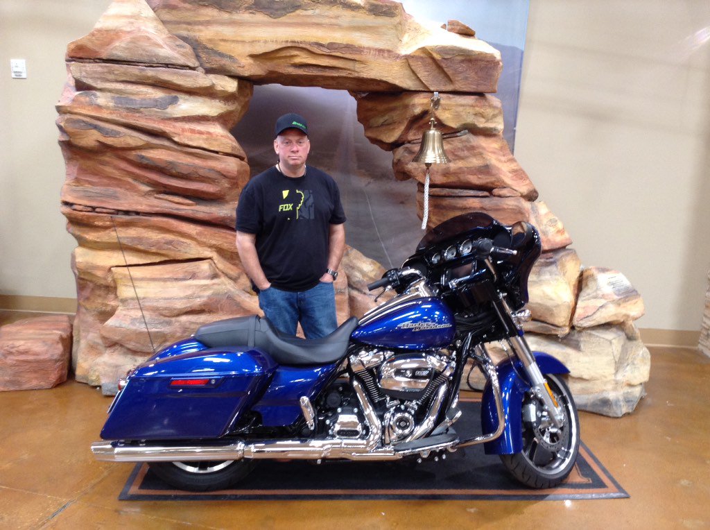 redrockharley's tweet photo. Congratulations to Jason who rode of on this New 2017 FLHXS Street Glide Special! #1DealershipintheNation #RedRockHD https://t.co/ArCpDergDk