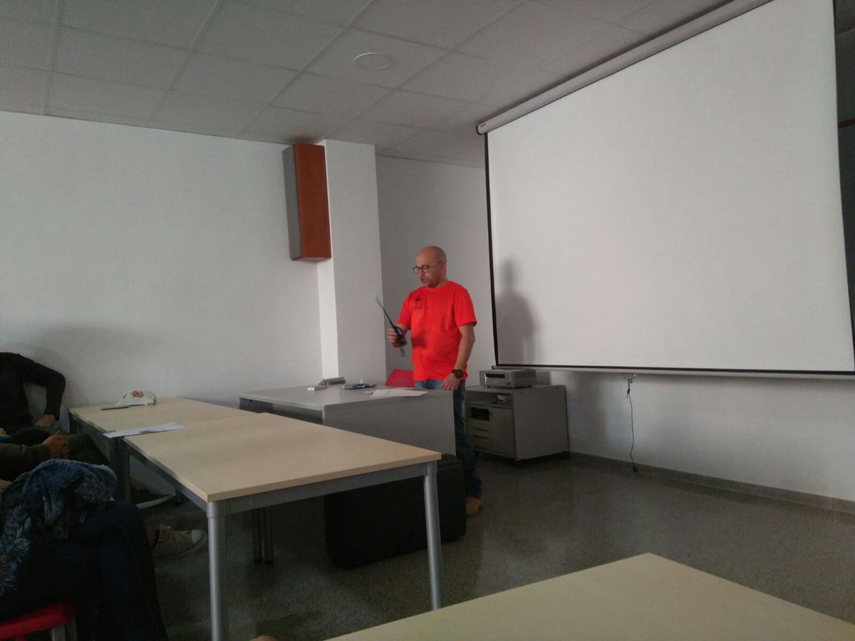 En el curso de primeros auxilios y comunicaciones para el <a href="/Trailalcoi/">Trail Solidari Alcoi</a> elementos esenciales para la seguridad de los participantes.