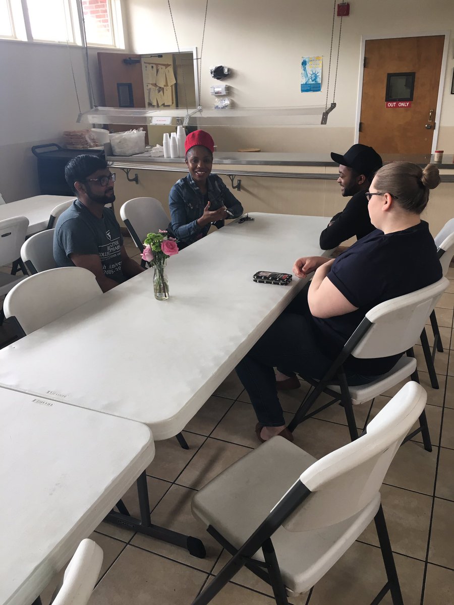 ETSUSNPhA's tweet photo. SNPhA & CPFI served their monthly meals today! This is how our chapter stands together. #Region2StartsWithYou #SNPhANoBarriers #etsu https://t.co/FalVmtCNPk