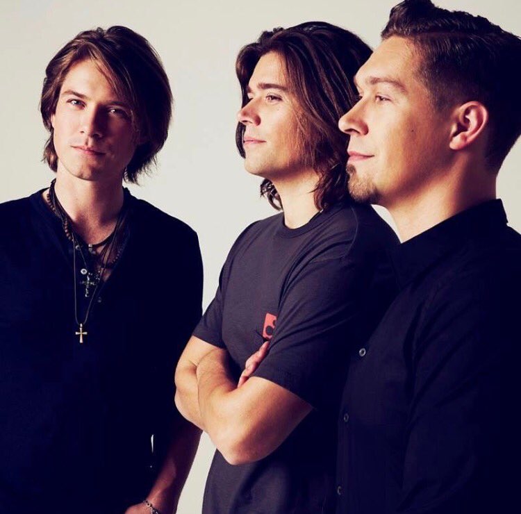 xpinkcherrypiex's tweet photo. @GuidoAIRBAG @hansonmusic prepara un tour mundial x 25 años de carrera, me ayudan con RT? #LatinAmericaWantsMOEtourDates  #🇦🇷 #Hanson25 https://t.co/lavm5ukvRG