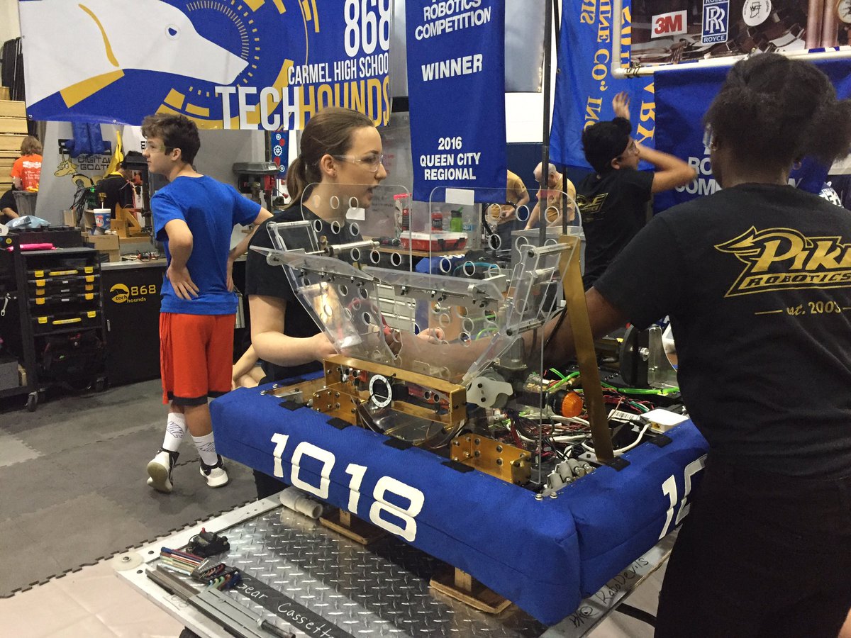emilyapace's tweet photo. These HS robotics teams are amazing. You should check out the competition at Perry Meridian today until 5p. @IndianaFIRST @rtv6 #Engineering https://t.co/Y4eAd8nZSA