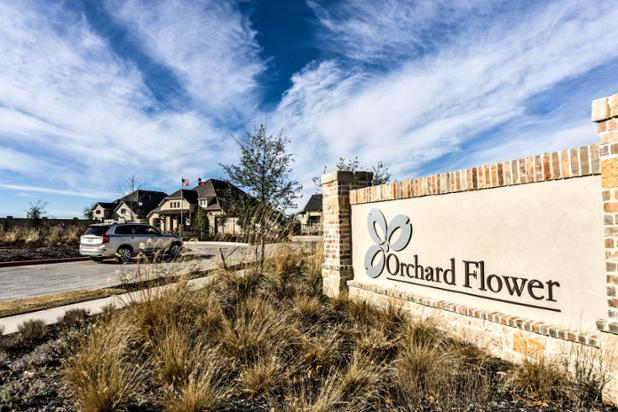 GrenadierHomes's tweet photo. Life is lovelier in beautiful Flower Mound, where empty nesters' new luxury patio homes will be a relaxing retreat, both inside and out. https://t.co/dQioZ2CVyU