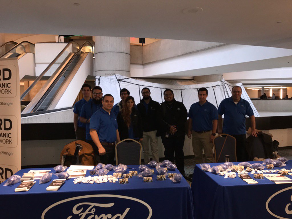 SergioIPatino's tweet photo. #shpe313 #fordcareers ready to start The career fair. Are you an engineer looking for a job? https://t.co/vFpEyXwLL0