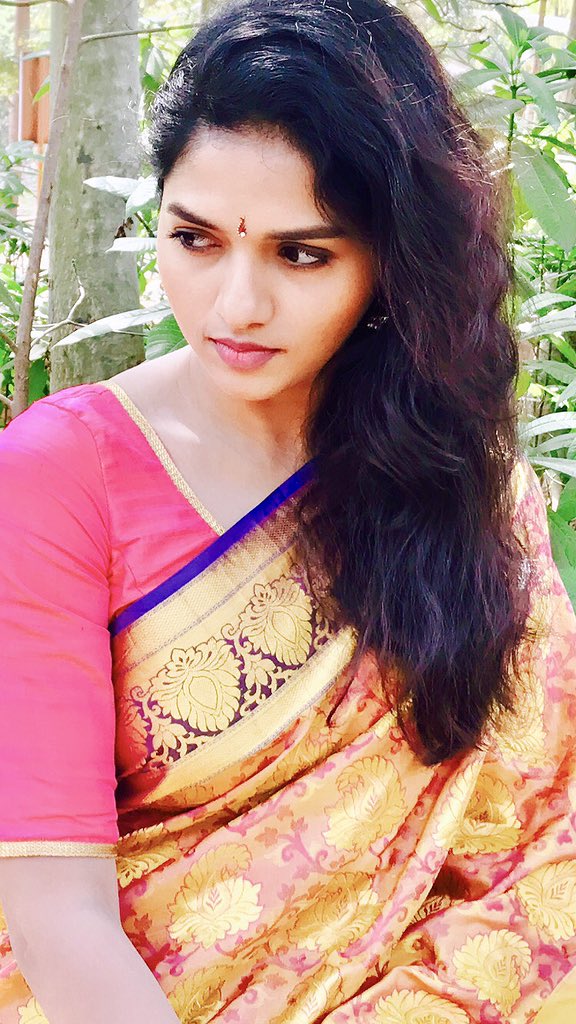 TheSunainaa's tweet photo. https://t.co/zsYLXoIKe6