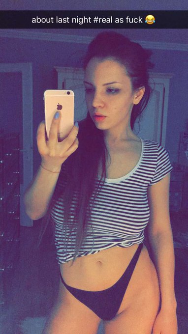 Hungover AF 😂 #snapchatmoments https://t.co/efBY9qUY2Q<a href="/tag/snapchatmoments"class="tags">#snapchatmoments</a>