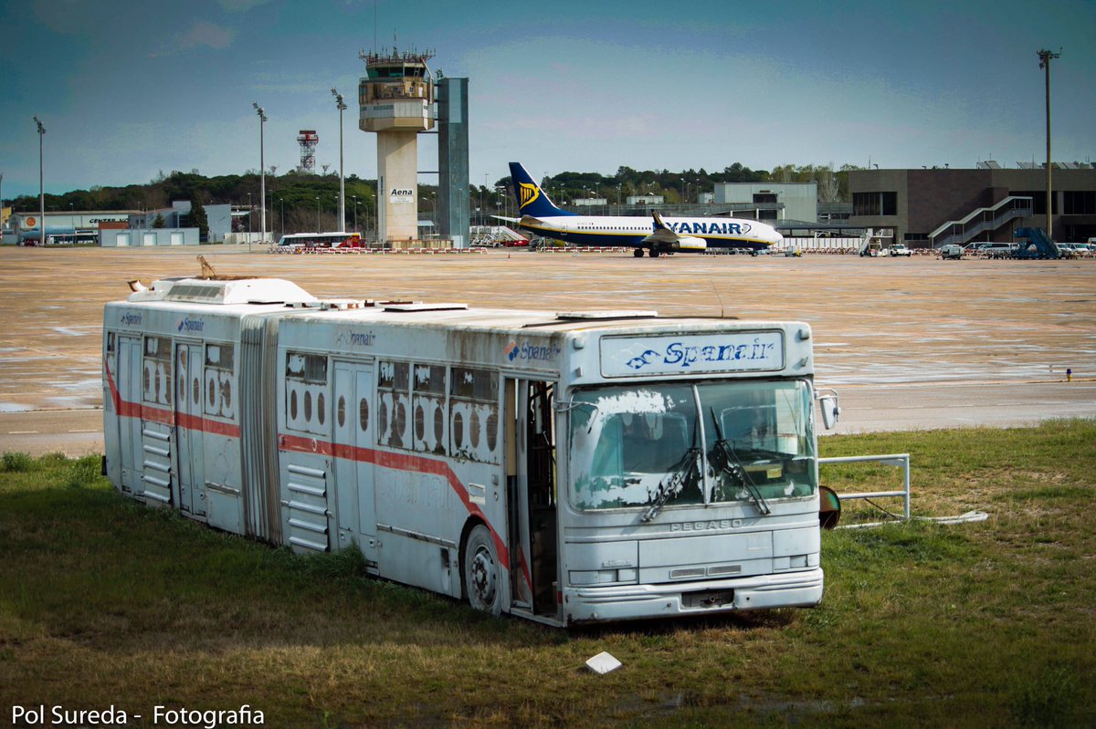 pol_sureda's tweet photo. Sortida fotografica. #AeroportGironaCostabrava #ColldeRevell https://t.co/WNsriL5enU