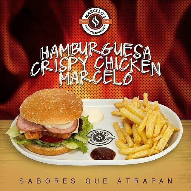 marceloscafe's tweet photo. Para los amantes del pollo, les presentamos nuestra hamburguesa crispy, con vegetales frescos y las salsas de la casa... en #Marcelo's https://t.co/2WHq7rxRMW