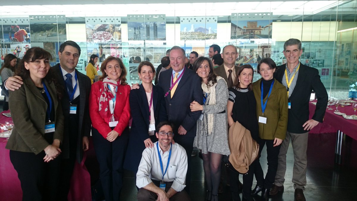pazloga's tweet photo. Equipo profesional de JPA @FarmaciaCEU @USPCEUprensa #ElLugarDondeSer https://t.co/WehRtdBTxO