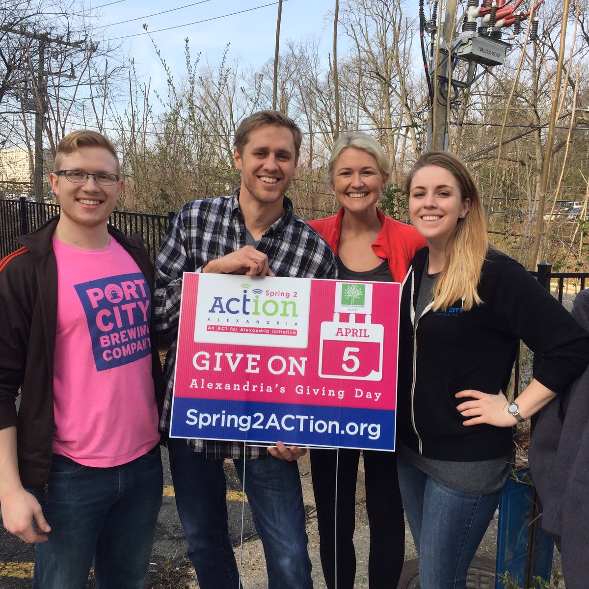 ALIVE4AlexVA's tweet photo. The amazing @PortCityBrew team at our Resurrection #LastSaturdayFoodDistribution site. Exciting things are happening in April! Stay tuned! https://t.co/2B2aMZVQs6