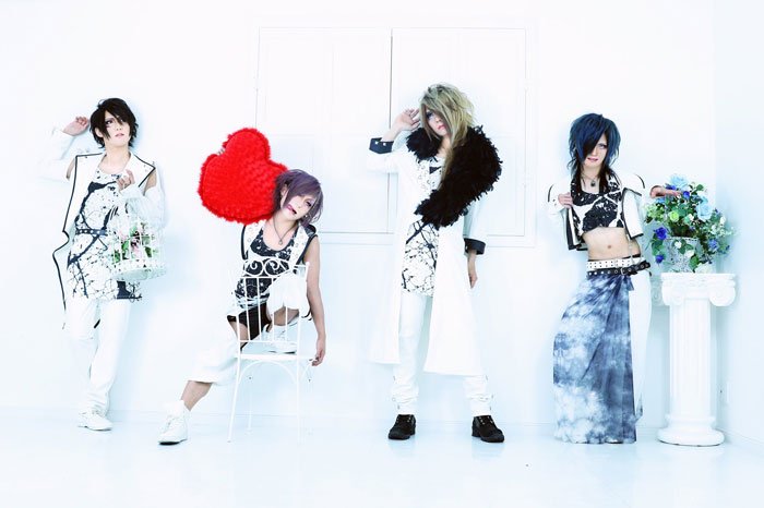 VKHpress's tweet photo. CROSS×LIST Releasing 1st Single + "1/60" Full MV https://t.co/mhtwQlLvW0 #visualkei #V系 #ヴィジュアル系 #jrock #vkh #CROSSLIST #CROSSxLIST https://t.co/a0LD5fI3Hu