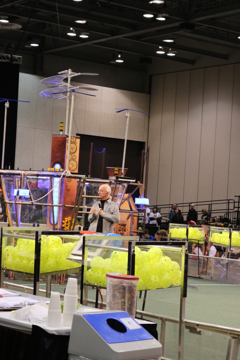 LCrobotics547's tweet photo. It's Woodie!!!!! #firstinalabama #FRCRCR #rocketcityregional #OMGRobots #stronghold #morethanrobots #nasa #bah @firsttweets @go2huntsvilleal https://t.co/Apq1lUOw4O