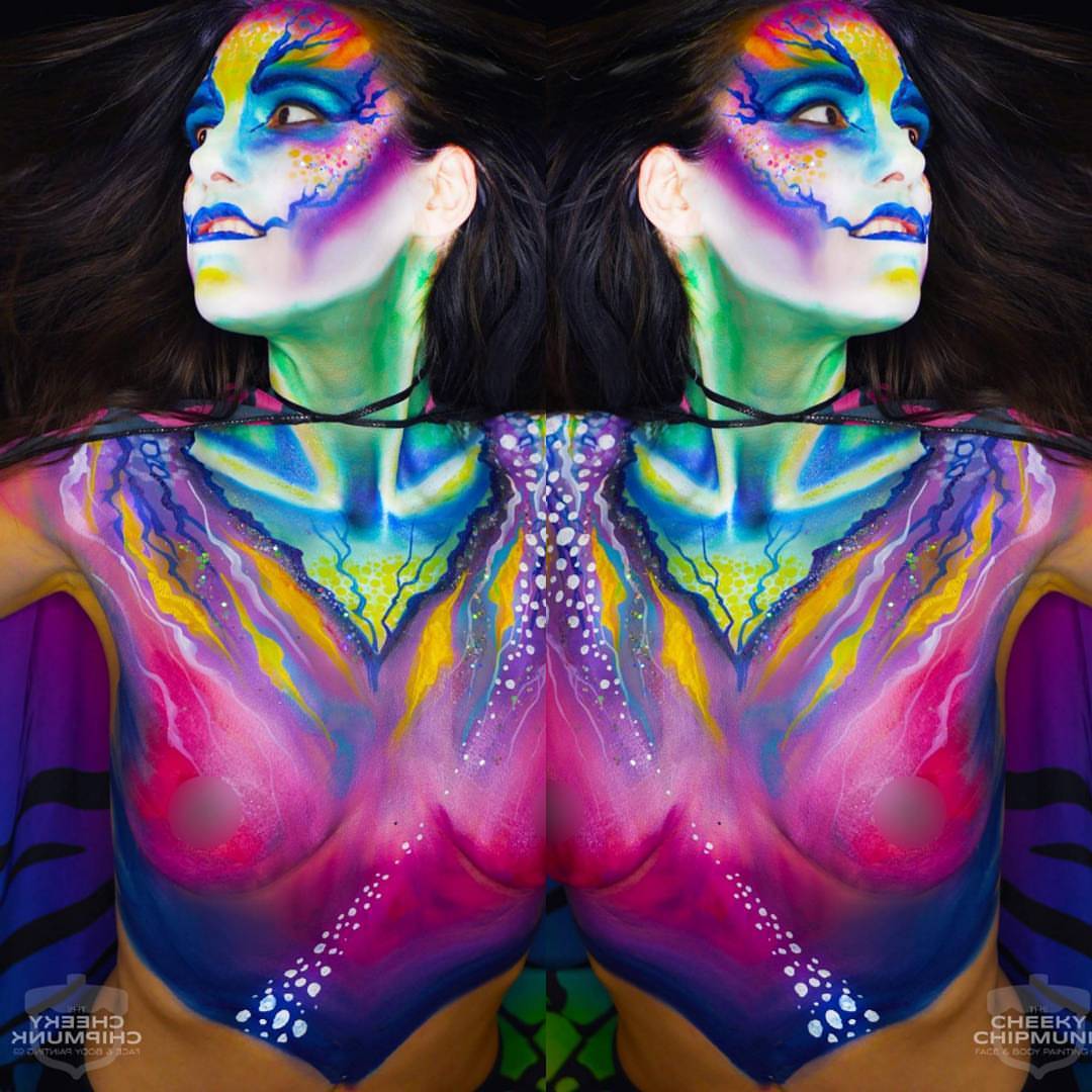 LenoreIsCheeky's tweet image. My first time painting without a plan. I normally draw out my design beforehand, but this time I just sat and doodled! I think I like it!😋