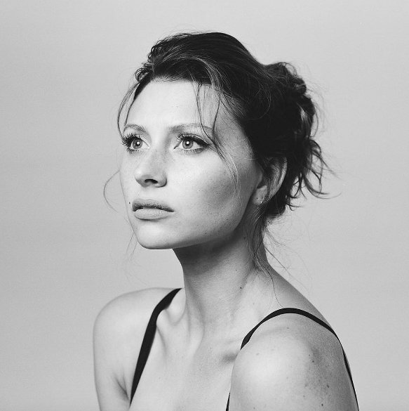 Happy birthday to our amazing Aly Michalka! Have a nice day, we love you  