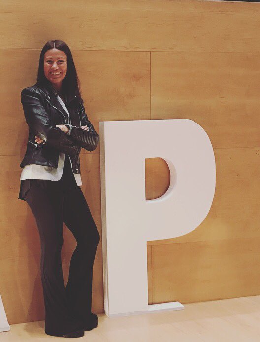 estersoler's tweet image. After a few months of hard work. Proud of my team ❤ 
#apiTeam : @rpascualbatlle -the manager-, Sara, Dolors, Maria, Fina, @carlesbalbin