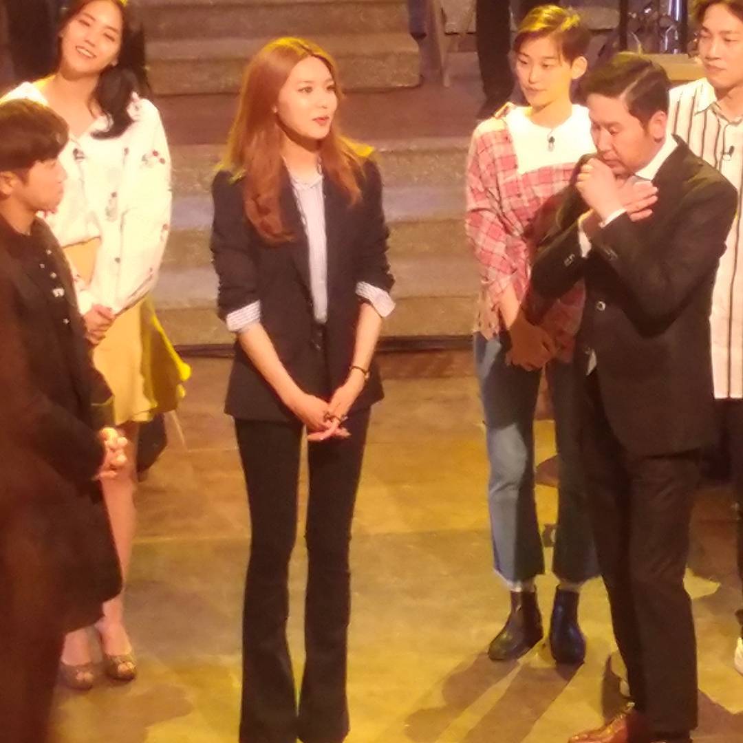 [PIC][23-03-2017]SooYoung trở thành Host đầu tiên cho chương trình "SNL Korea 9" C7xThtjU8AAhXFn
