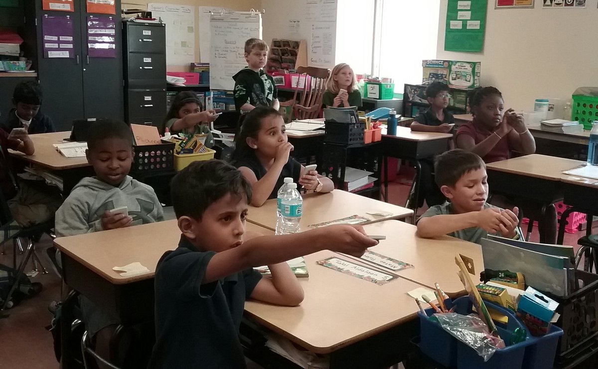 DrSalimBakare's tweet photo. Ss using Turning Tech clickers to answer student-created questions and view the results.#TeachTBK8 #TurningTech https://t.co/EurwSROMgT