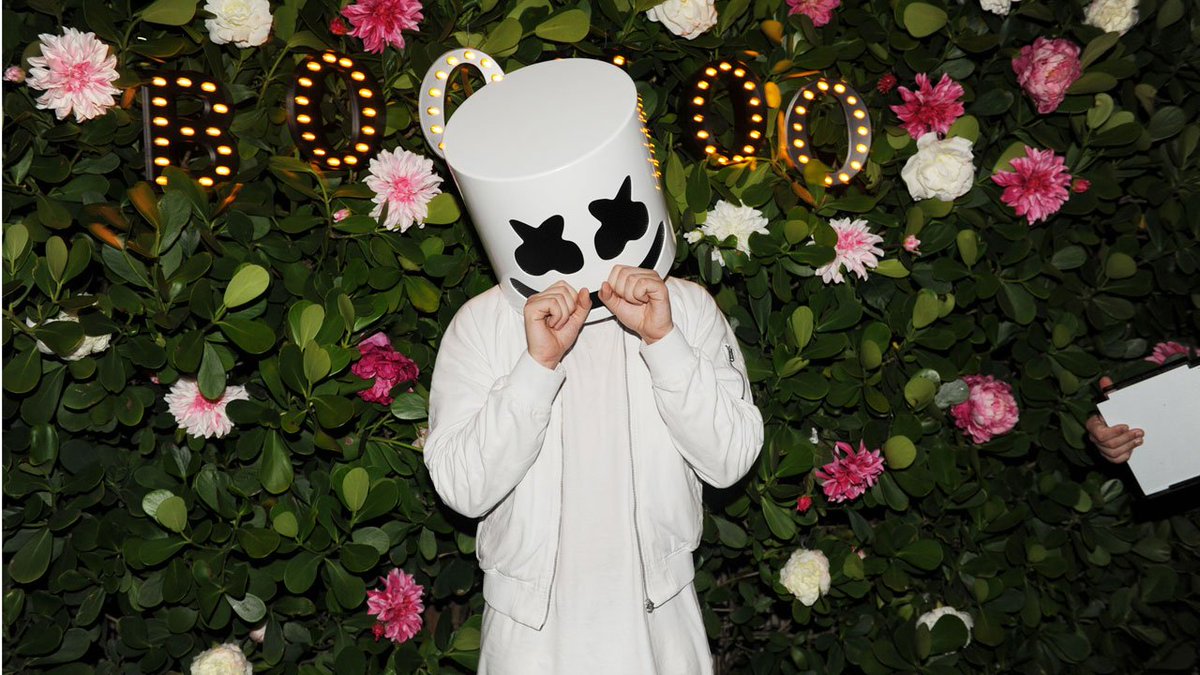 Fun photos of fun at a Miami Music Week lounge at the W South Beach bit.ly/2ogL8h5 https://t.co/TsbmHOM104