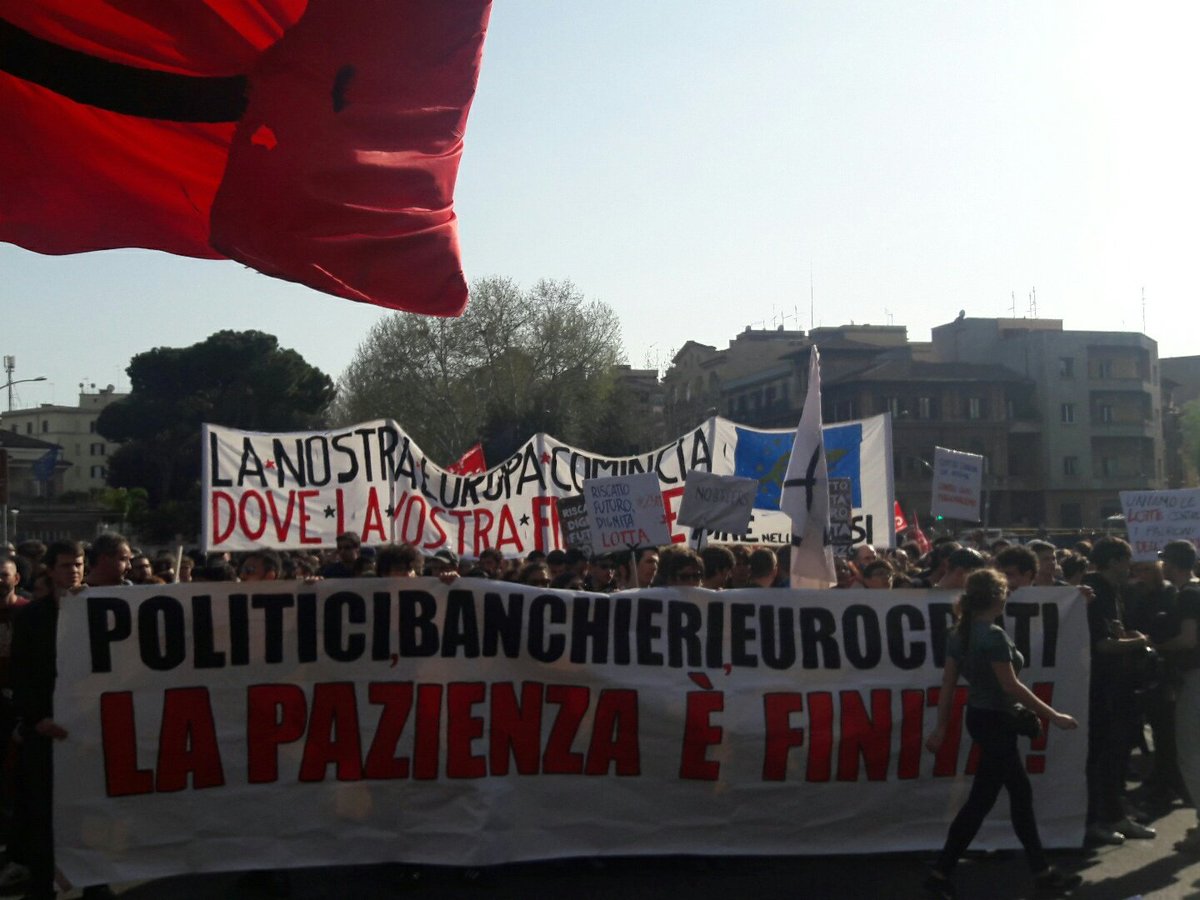 Il corteo nonostante il gioco della questura parte.