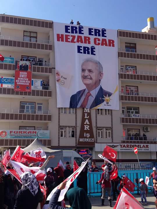 referandumda's tweet photo. Burası #Batman Kürtçe EVET
#ERÊ ERÊ #HEZAR #CAR ERÊ
#EVET EVET BİN KERE EVET
Elhamdülillah Kürtler Rahat Ve Huzurlu https://t.co/T8l47LOxke