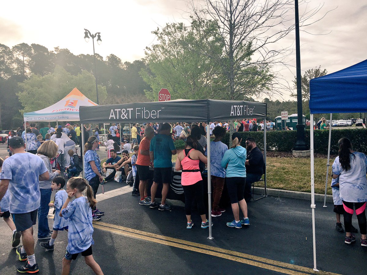 Putting our new Fiber tent to good use at the <a href="/ChickfilA/">Chick-fil-A, Inc.</a> 5K run this morning! #1FLA  <a href="/CristySwink/">Cristy Swink</a> <a href="/ATTRiverCity/">River City Jax</a> <a href="/jemeFL/">John Meyers</a> @stormiiandnoah