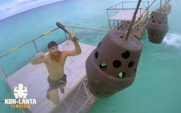Reusta's tweet image. #KohLanta  2017, épisode 3 : les bleus au fond du trou, les jaunes sur un nuage reusta.com/news/107088119… … @VincentKLOff
