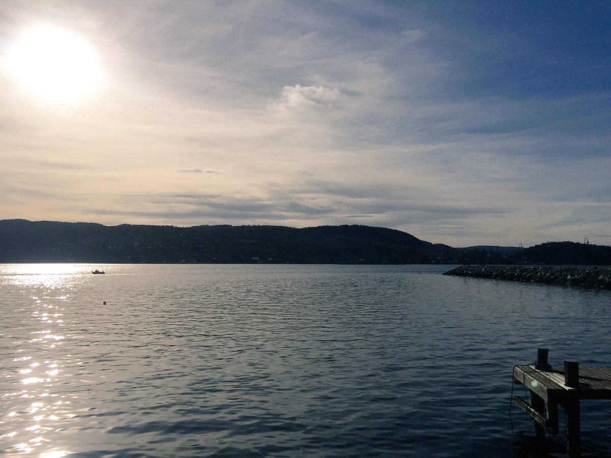 Beautiful workshop location #CoDReG <a href="/Euromarine_tw/">EuroMarine</a> <a href="/NCoE_NorMER/">NCoE NorMER</a> <a href="/CEESUiO/">CEES - Univ. of Oslo</a> #Drøbak #Marine #Climatechange #Norway