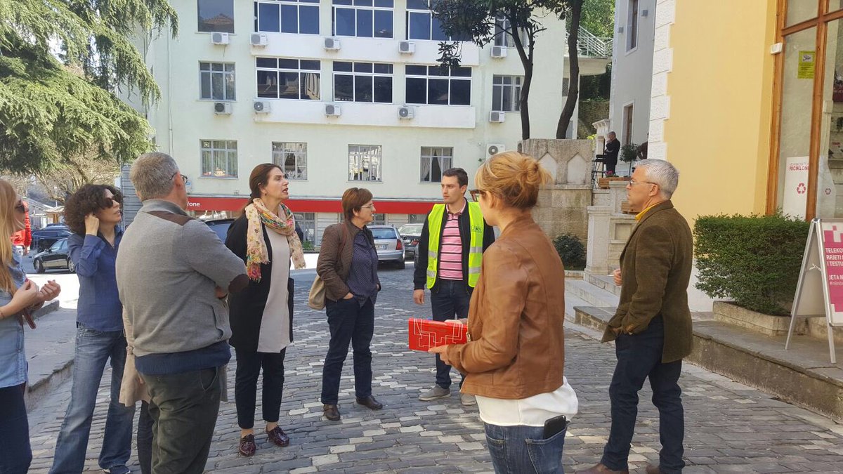 MirelaKumbaro's tweet photo. Gjirokastra ne ngjyrat e veta -projekti me i ri i investimit per rikualifikimin e pjeses se re te qytetit ne Lagjen 18 Shtatori #FShZh #IMK https://t.co/k2b68uJsQD
