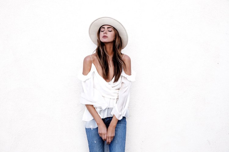 SomethingBeachy's tweet photo. A simple look from my favorite LA designer, @shoprachelzoe @RachelZoe https://t.co/iJHrLQpc6d https://t.co/lL7aZK210e