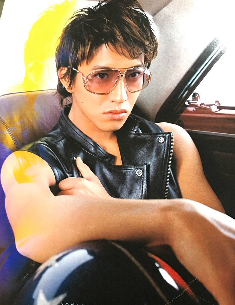 角谷良平 Laiter 媚びないモテスタイル 最近ウォレットチェーン着けてるセレブをよく見る 木村拓哉も最近はまたクロムハーツ 17年春夏メンズはウォレットチェーン ハードアメカジにmustな最強item ウォレットチェーン 木村拓哉 T Co