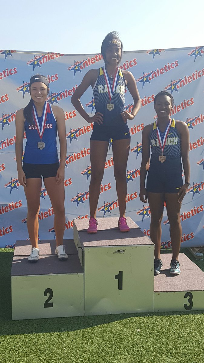 CoachDorris's tweet photo. Great job @rachelkwoods_ 2nd place long jump at #kleinrelays https://t.co/0ZRZCWnDBL