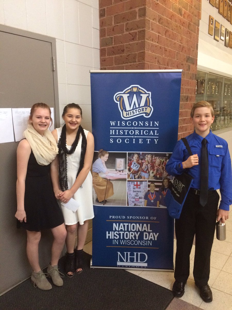DCE_Idea's tweet photo. Both groups are ready for NHD! https://t.co/zJNkAiqSUt