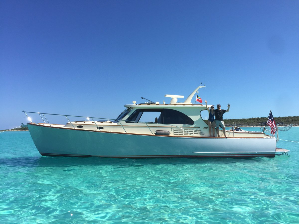 HinckleyYachts's tweet photo. Wishing you a weekend that's boat loads of fun π #Talaria43 #HinckleyYachts #MadeinMaine #Bahamas #ShroudCay #Boating #Weekend #GoodLife https://t.co/fMLcyyohpa