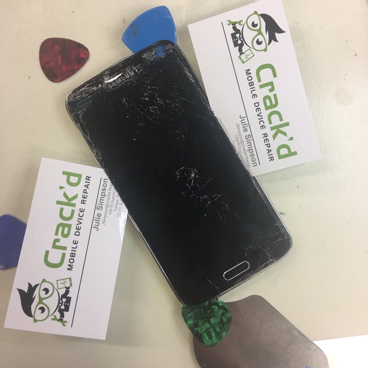 CrackdMobile's tweet image. This #Samsung #Galaxy #s5 has had a rough week, a few hours of therapy @ Crack&apos;d will have it good as new soon!
