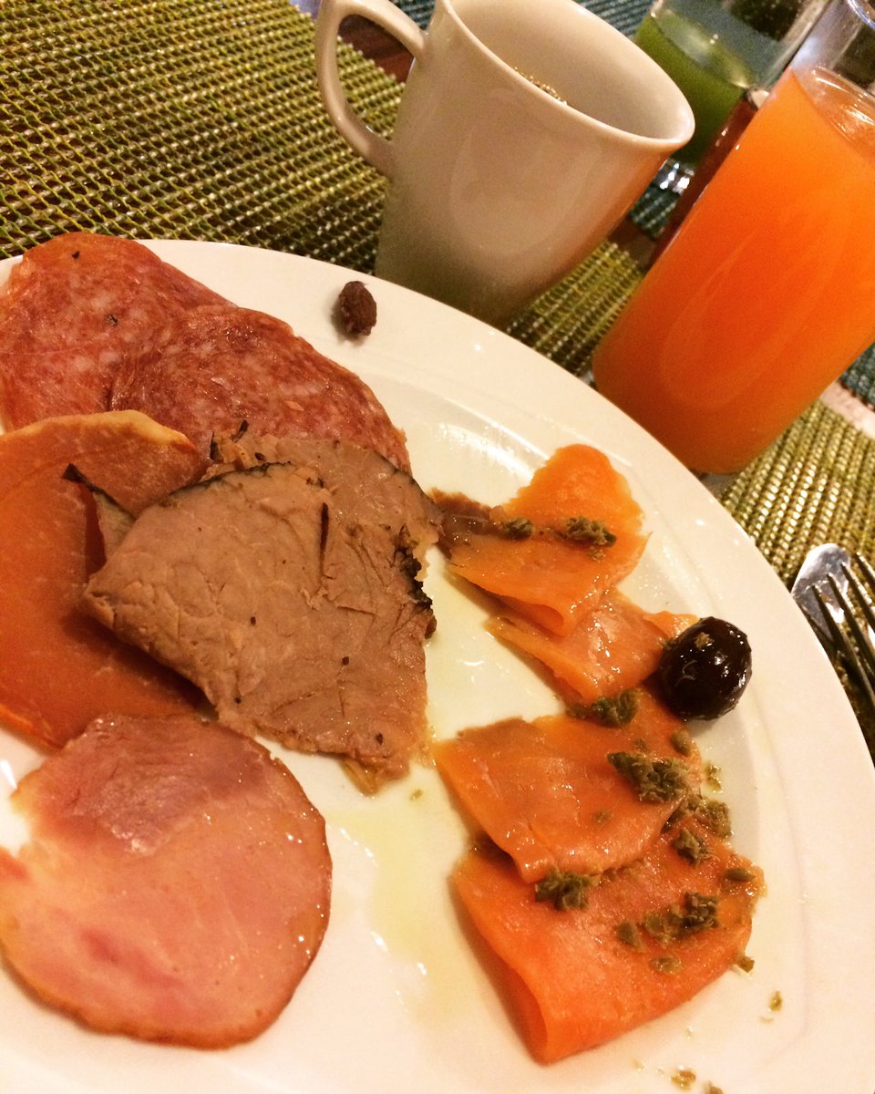 Huidas's tweet photo. Casual desayuno #Marshe de @RMundoImperial #AmoAcapulco https://t.co/y2rU7TyfFl