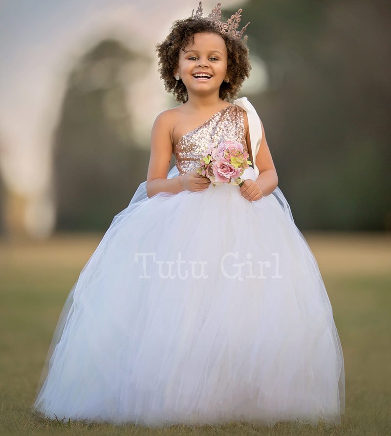 TUTUGIRL's tweet photo. Sale time!  Feeling like a princess #blushgold #flowergirl #weddings #sequins #tutudress  #tutugirl
https://t.co/6UNsaJELvw https://t.co/OWrrcGY08q