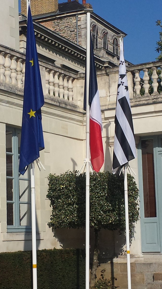 AmelieDhalluin's tweet photo. Belle conférence #europe2077 à l'occasion du 60è anniversaire du #TraiteDeRome
Oui à une #Europe forte et unie !
#EU60 https://t.co/zWf367O56w