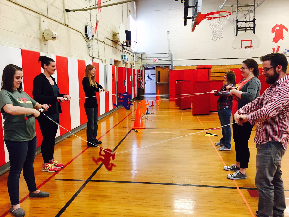 RedOakPEW's tweet photo. @redoakschool staff taking a break for a little team building and fun! #112pride @MrsTort112 @MsLarson112 https://t.co/nCtHu2CB9H