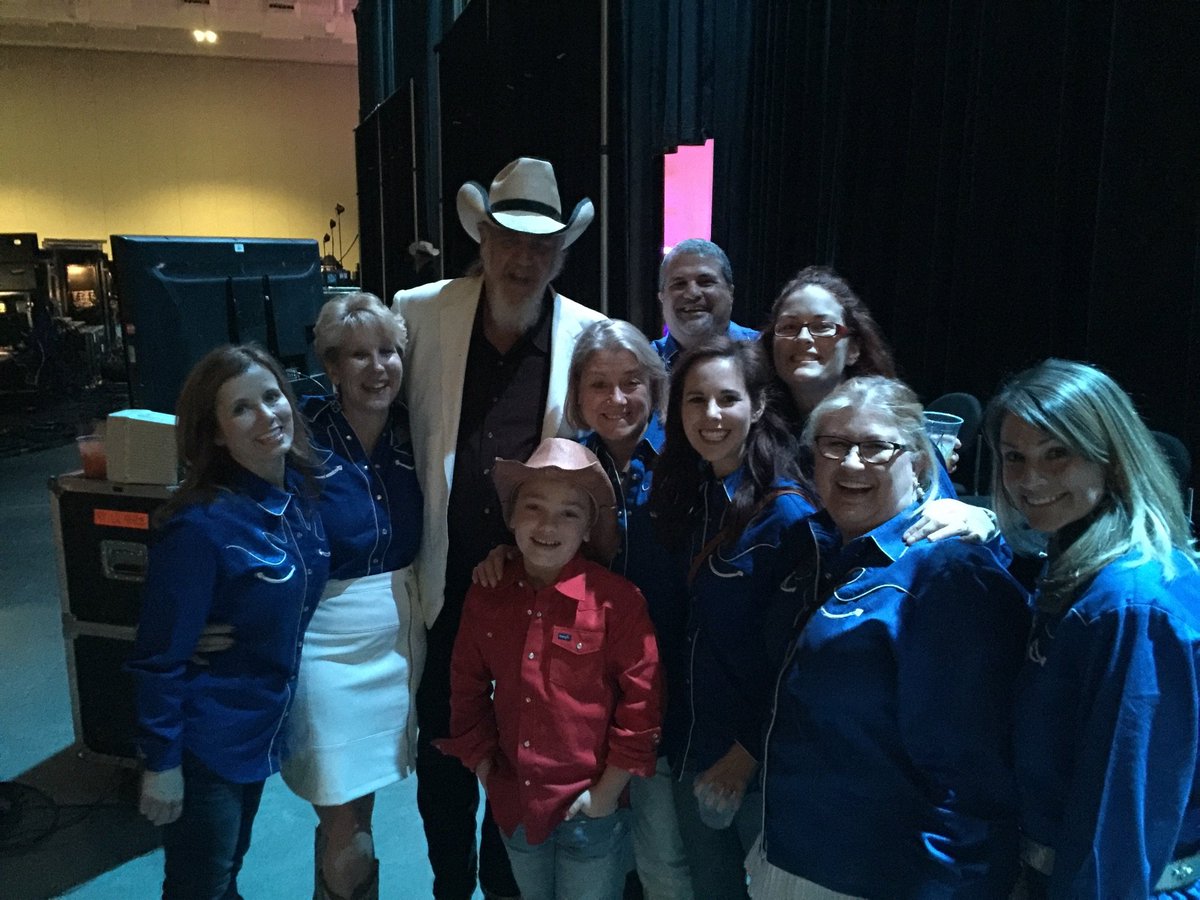 kitty_ambers's tweet photo. Team @NetVU_Now with Ray Benson of Asleep at the Wheel! Fun night #NetVU17. https://t.co/dn7ZS3kv0t