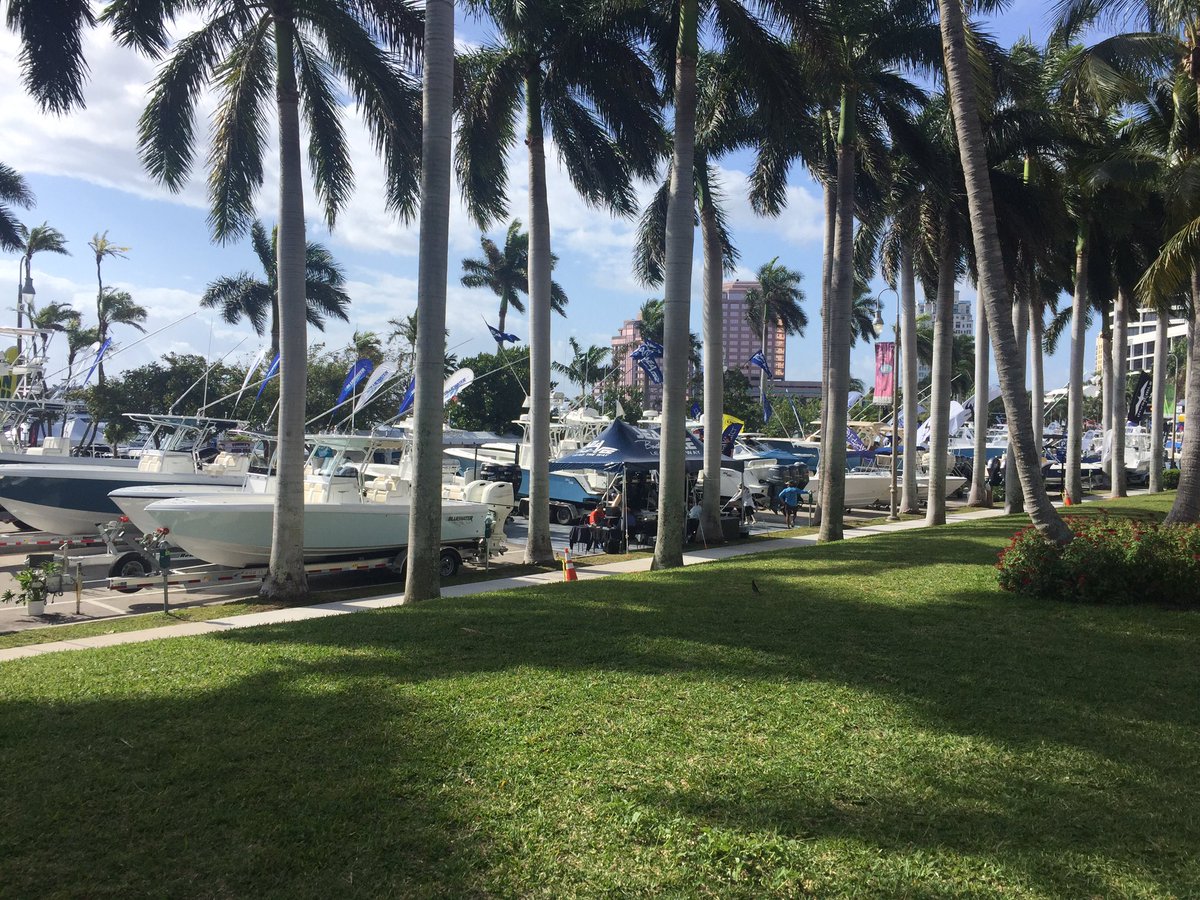 TheAvidBoater's tweet photo. @boatshowupdates #PalmBeachBoatShow https://t.co/3blm8ZKsUr
