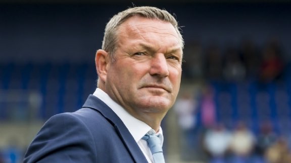 rebijvank's tweet photo. @KNVB dit is wel een goede trainer. Misschien dat hij het Ned elftal nog kan laten kwalificeren #bulned #blamage #kansloos #wittezakdoek https://t.co/offrNjcTdM
