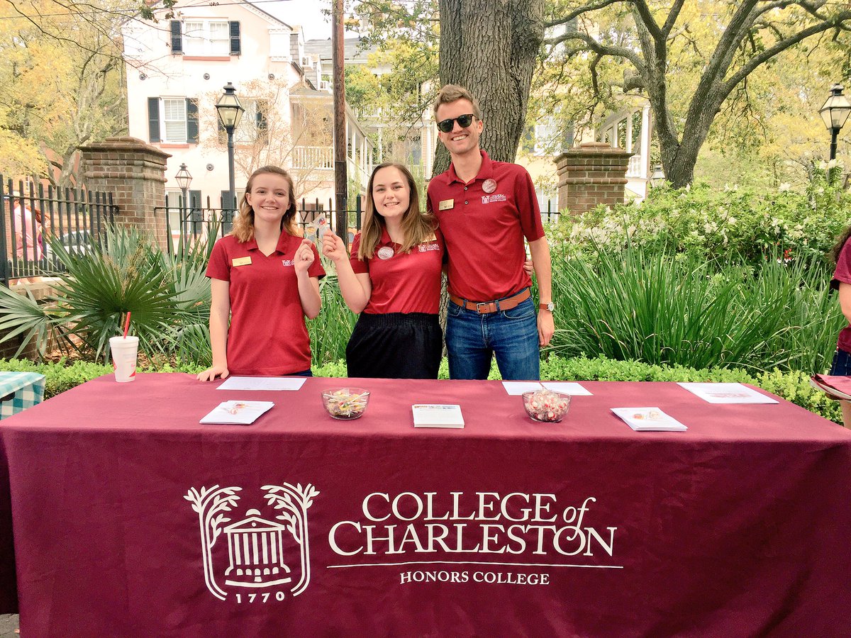 CofCMariaCM's tweet photo. @cofchonors welcoming the class of 2012 at ASW! #GoCougs  #ASW17 https://t.co/KUve6L51nZ