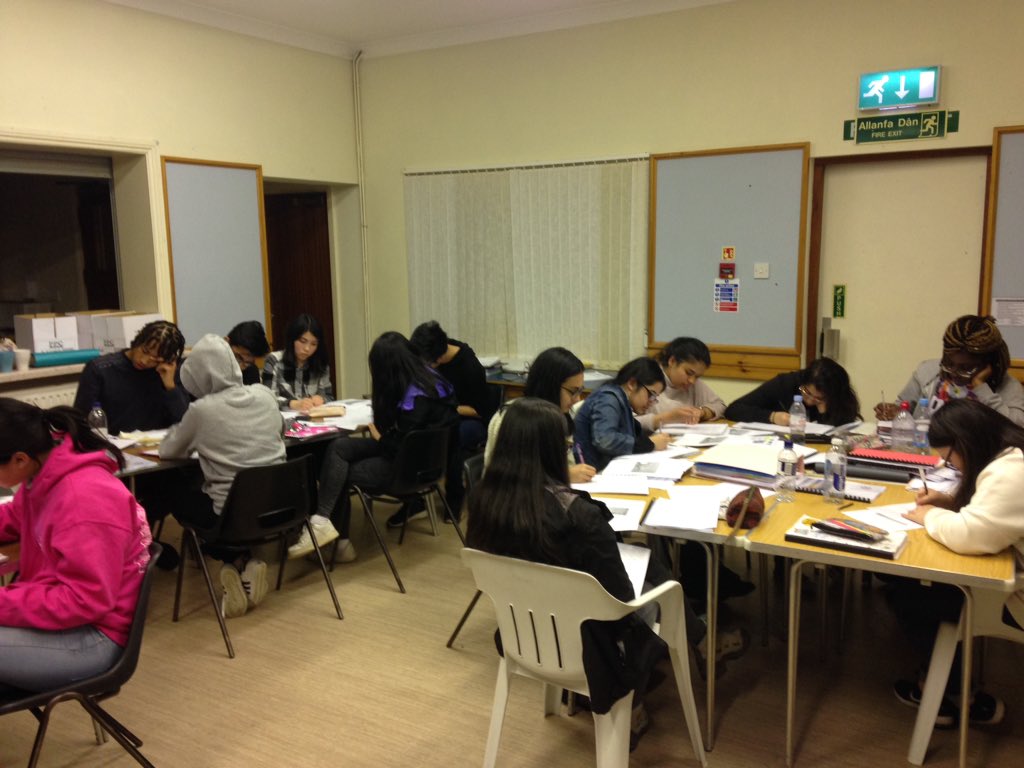 HWSF_Geography's tweet photo. Late night lessons, looking at renewal in LSV #Gower2017 https://t.co/NjvwuBJvvN