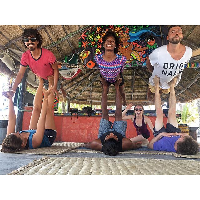 HoopingSkill's tweet photo. This was our awesome (and hilarious) group for this… https://t.co/T3zsSylZ60 #yogaeverywhere #yogaoneverything #acro #acrolove #acroyoga https://t.co/0DDROM8yqs