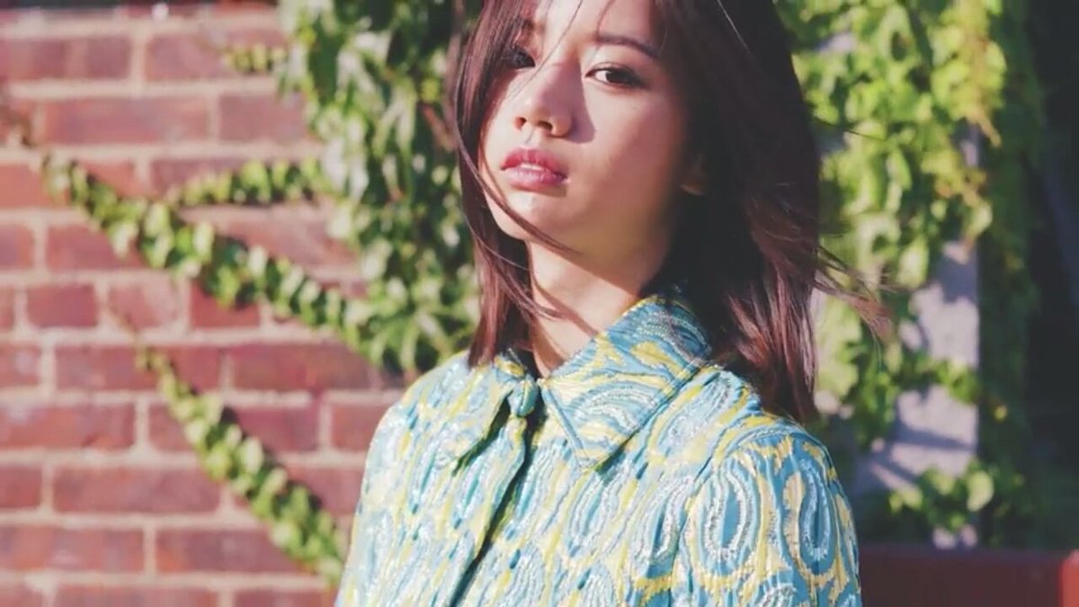 rc_hyeri's tweet photo. ❝ Wᴇ ᴀʀᴇ ᴀʟʟ ʙʀᴏᴋᴇɴ﹐ ᴛʜᴀᴛ·s ʜᴏᴡ ᴛʜᴇ ʟɪɢʜᴛs ɢᴇᴛ ɪɴ ❞

        『Cʜᴏ Sᴀᴇ Rᴏɴ ﹙Sʜᴀɴɴᴏɴ﹚』 https://t.co/Xllvf1nWGe