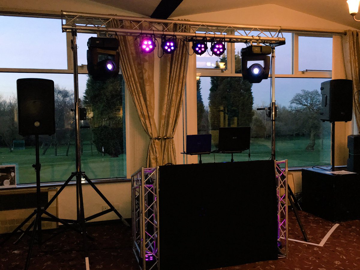 instaevents2016's tweet photo. DJ-ing tonight for Cathy's 60th! 🎉🎉 #DJ #Birthday #Disco https://t.co/46Yuq3YedY
